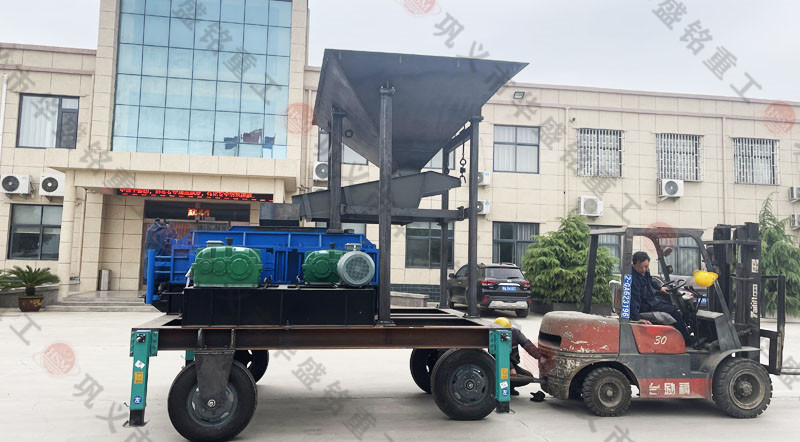 1012移動對輥破碎機時產量多少噸？價格多少錢一臺